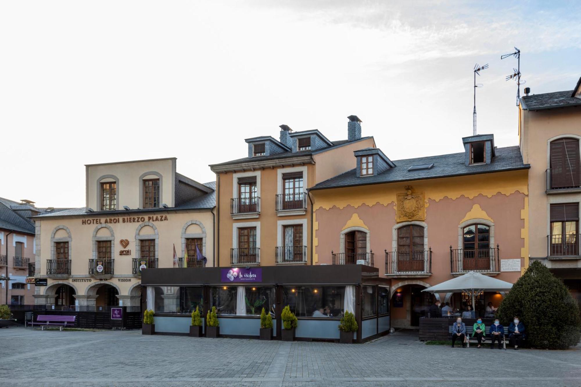 Hotel Aroi Bierzo Plaza 폰페라다 외부 사진